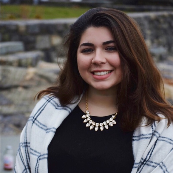 Meet your Posher, Nicole
