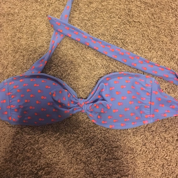 Bikini top bought at pacsun. Size small.