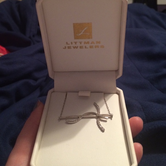 Never worn littman jewelers necklace