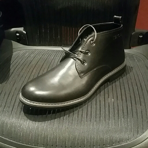Men's black Izod Boots