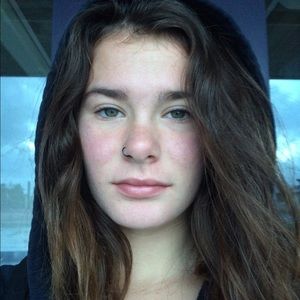 Meet your Posher, Lena