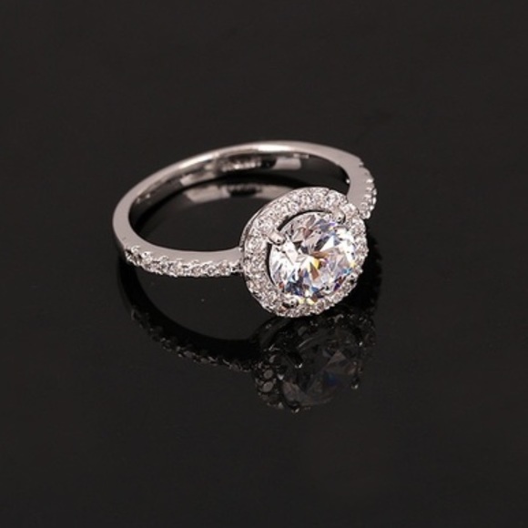 Fashion ring
