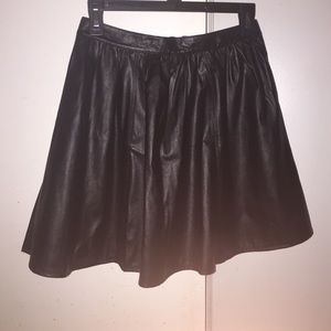 (NWOT) ALL BLACK LEATHER SKIRT