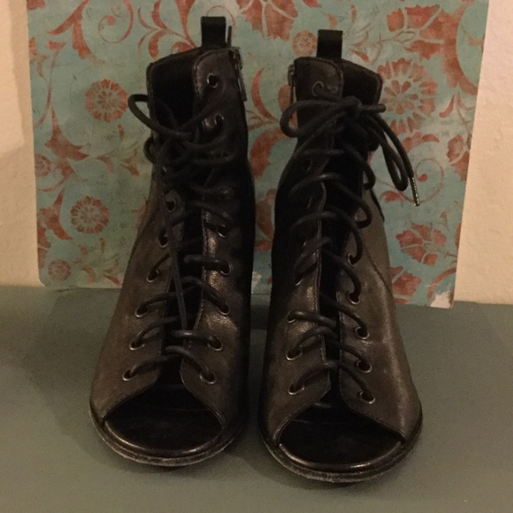 STEVEN by Steve Madden