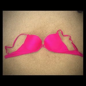 Victoria's Secret 36B miraculous plunge