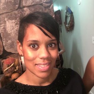 Meet your Posher, Yvette