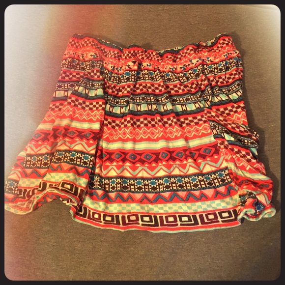 ❤️Aztec print, pocketed mini skirt❤️