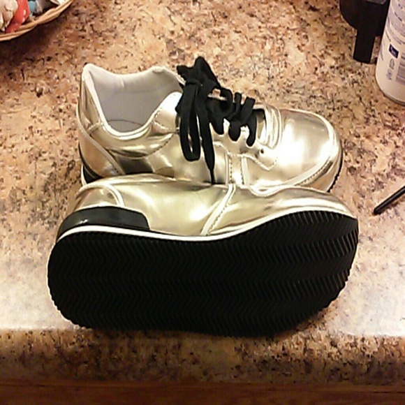 Shoes - Picture 2 of 2