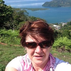 Meet your Posher, Denise