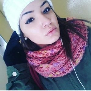 Meet your Posher, Daniela