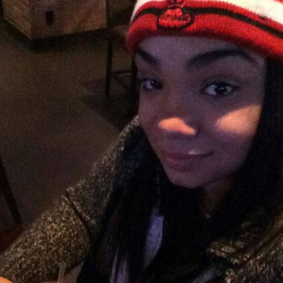 Meet your Posher, Lucy