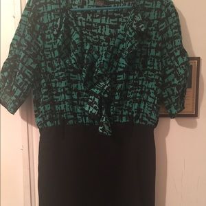 Black/green dress, size large. Only worn once.