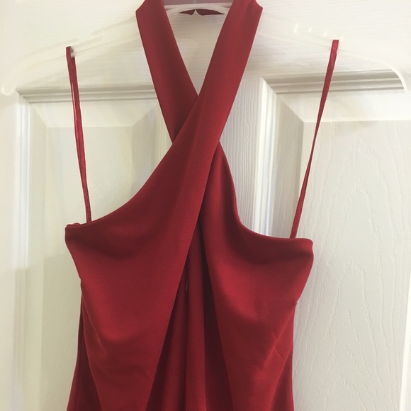 Kenneth Cole halter top w key hole detail