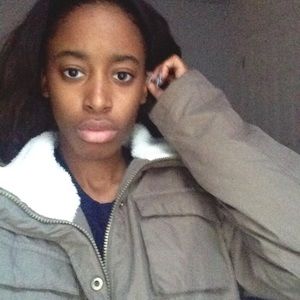 Meet your Posher, Neshia