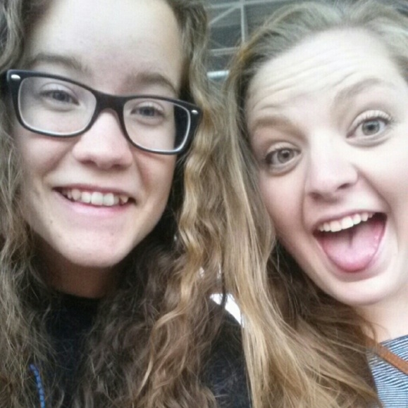 {Helen | Ruth} - Picture 2 of 4