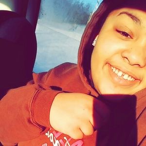 Meet your Posher, Adrianna