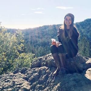 Meet your Posher, Steph