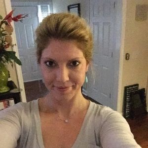 Meet your Posher, Alicia