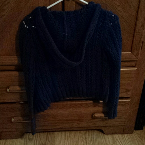 AE sweater - Picture 2 of 2
