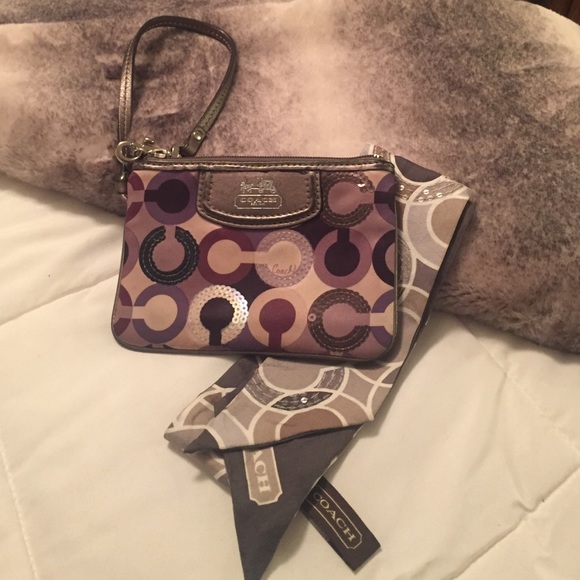 Authentic Coach wristlet & bag tie!!