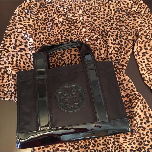Tory Burch Handbags - Authentic Tory Burch tote