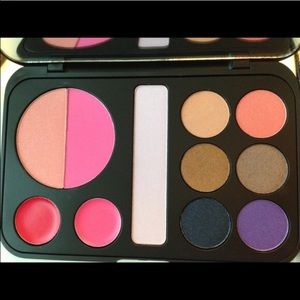 Forever glam makeup palette.