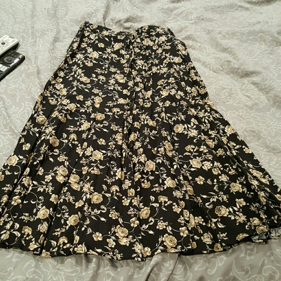 Donated Express  floral button front skirt.Sz M - Picture 1 of 3