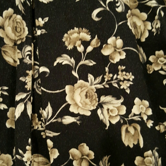 Donated Express  floral button front skirt.Sz M - Picture 2 of 3