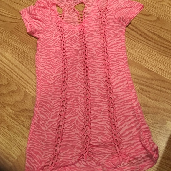 Sheer pink zebra tee - Picture 2 of 2