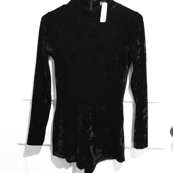 Forever 21 Other - Velvet romper!
