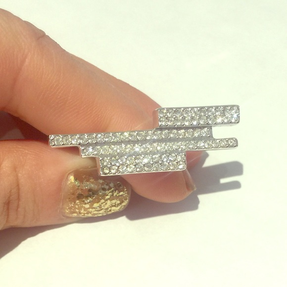 Swarovski ring size 7.  No scratches.