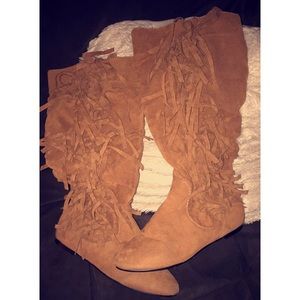 Swede fringe boots