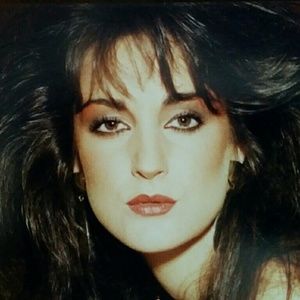 Meet your Posher, Roya