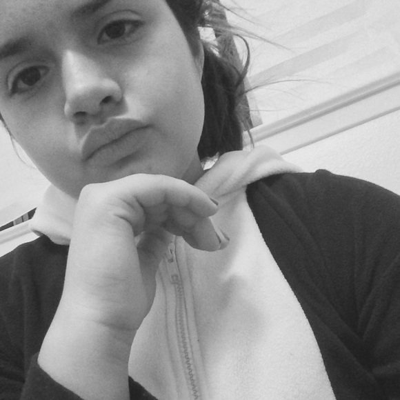 Meet your Posher, Josie - Picture 1 of 1