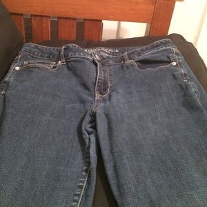 2 pair of Women's American Eagle Jeans