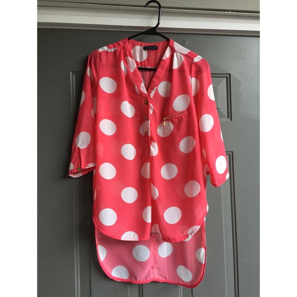 Boutique polka dot High-Low blouse 💖