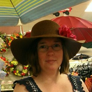 Meet your Posher, Danelle