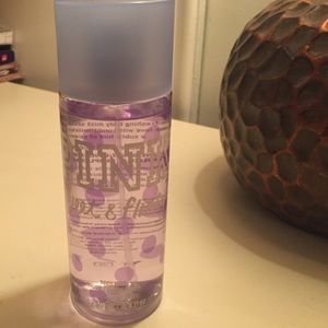 PINK fun&flirty body mist (larger size)