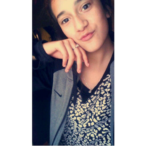 Meet your Posher, Sylvia - Picture 1 of 1