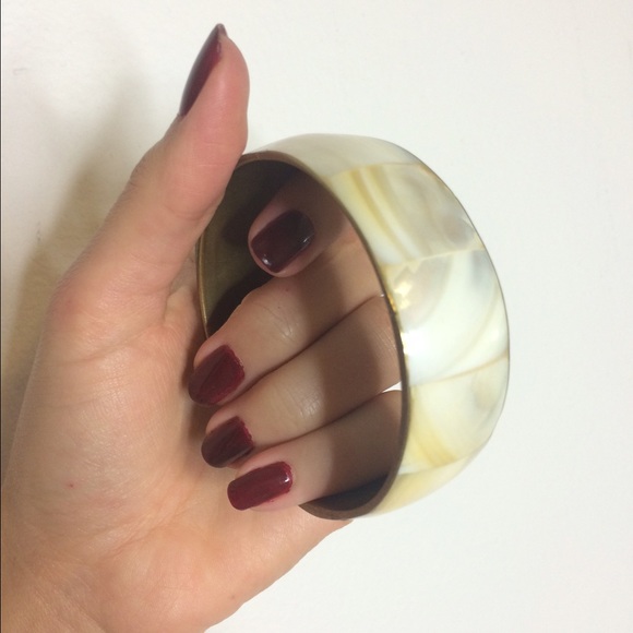 Shell mid arm bracelet