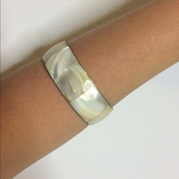 Shell mid arm bracelet - Picture 2 of 3