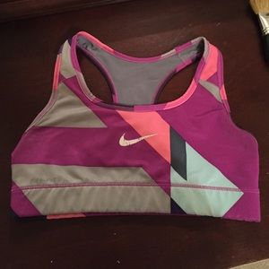 Nike pro sports bra