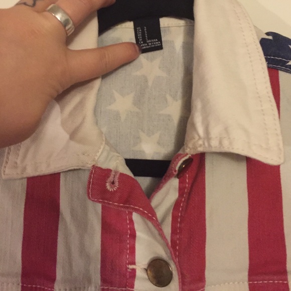 SOLD*****American flag Vest - Picture 3 of 4