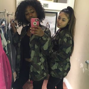 Meet your Posher, Briana