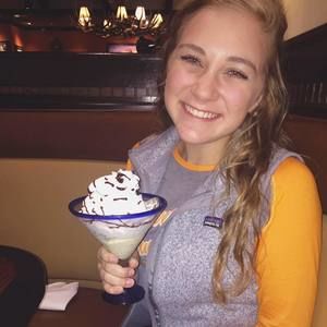 Meet your Posher, Cami