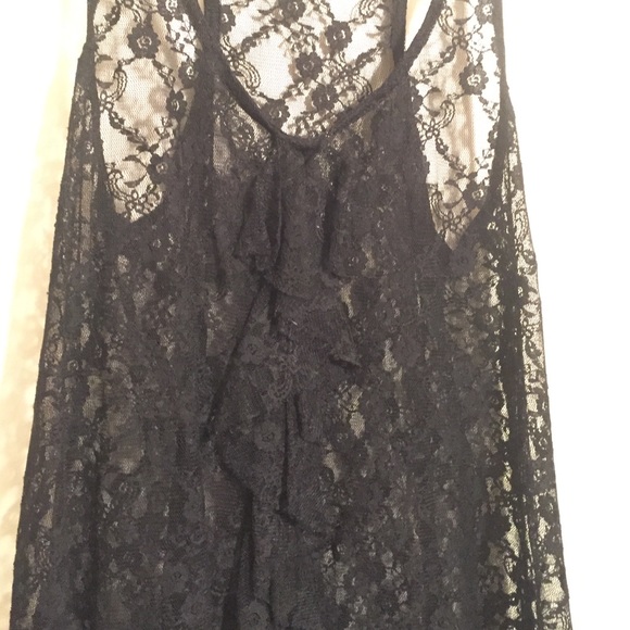 Black lace racerback sleeveless top - Picture 2 of 4