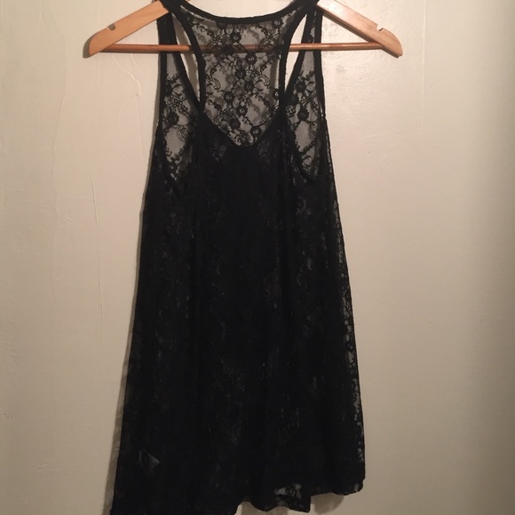 Black lace racerback sleeveless top - Picture 3 of 4