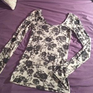 Beautiful black and white flower print long sleeve