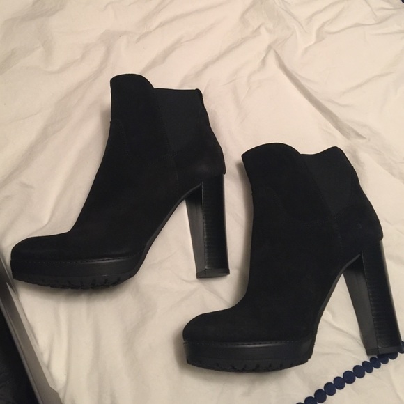 Brand new Vince Camuto black booties
