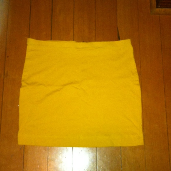 Yellow mustard pencil skirt